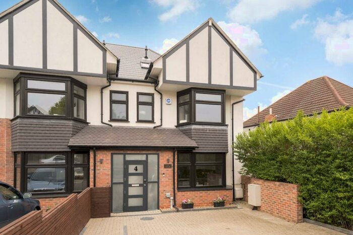 5 Bedroom Semi-Detached House To Rent In Rundell Crescent, London, NW4
