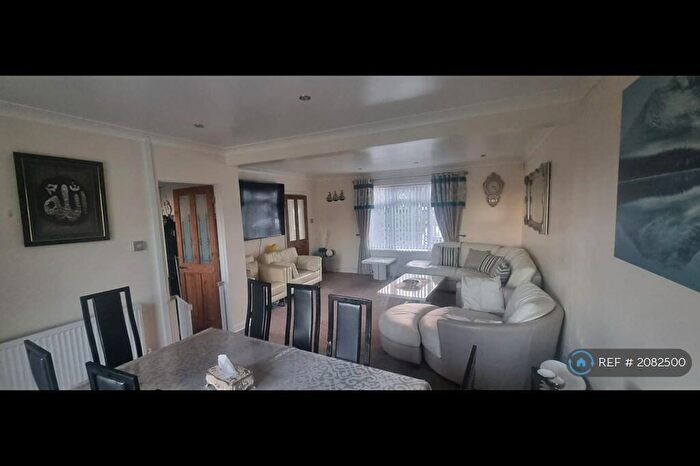 6 Bedroom Semi-Detached House To Rent In Northdrift Way, Luton, LU1