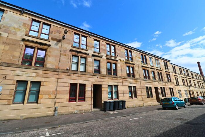2 Bedroom Flat To Rent In Bank Street, Paisley, PA1