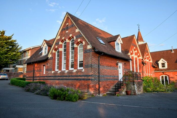 2 Bedroom Country House To Rent In Wyndham Park, Salisbury SP1