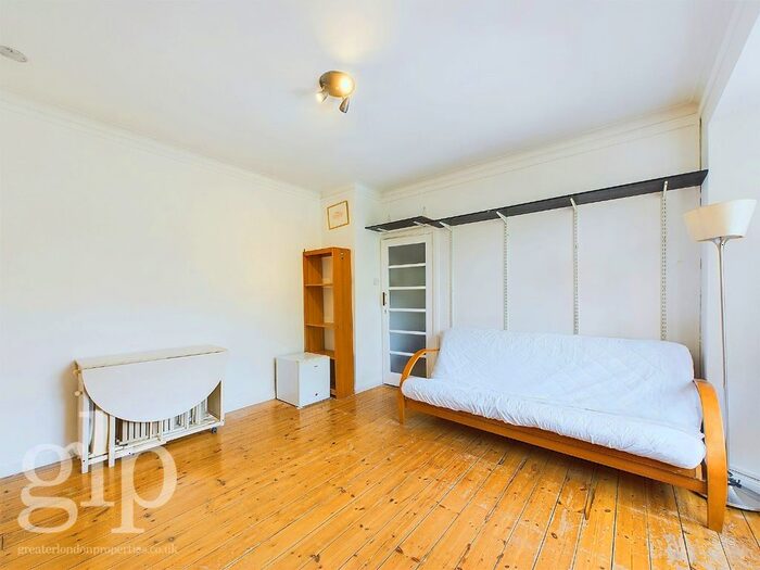 1 Bedroom Flat To Rent In Clare Court, Judd Street, London, Greater London, WC1H