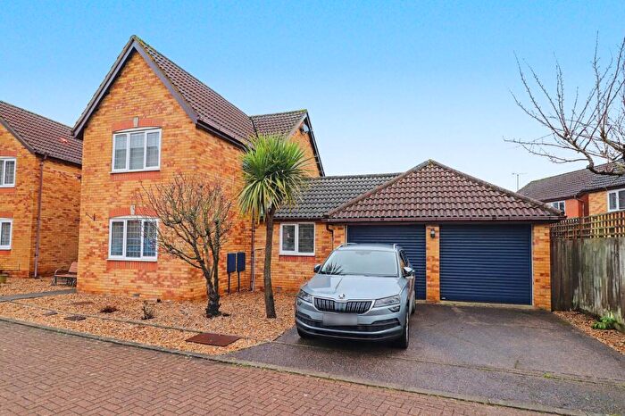 4 Bedroom Detached House For Sale In Gordian Way, Stevenage, Hertfordshire, SG2