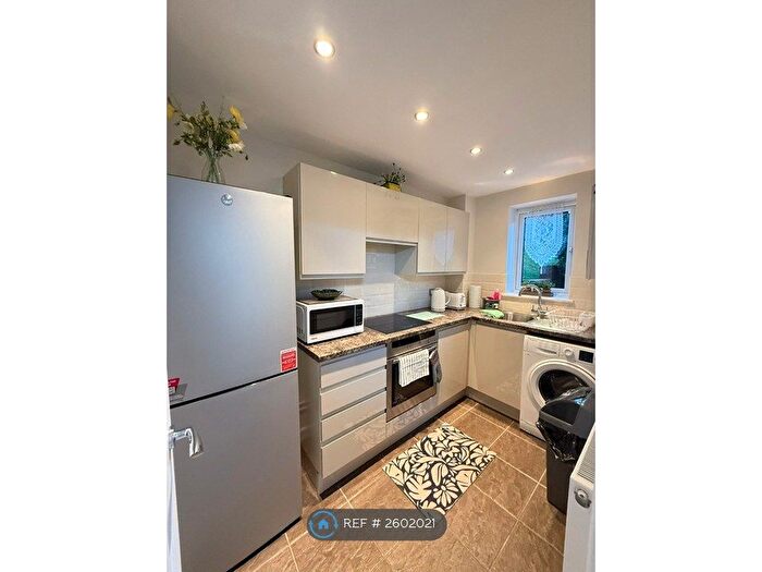 1 Bedroom Flat To Rent In Kestrel House, Farnham, GU9