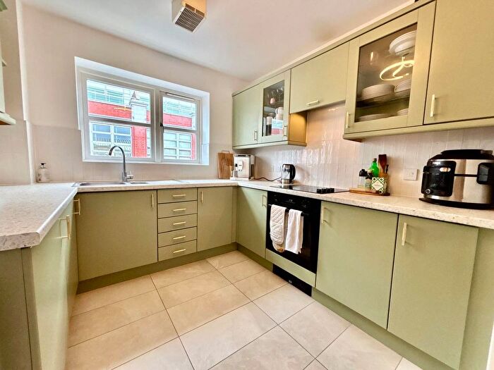 2 Bedroom Flat For Sale In Branston Street, Birmingham, B18