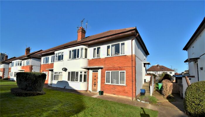 2 Bedroom Flat To Rent In Fulwood Gardens, Twickenham TW1