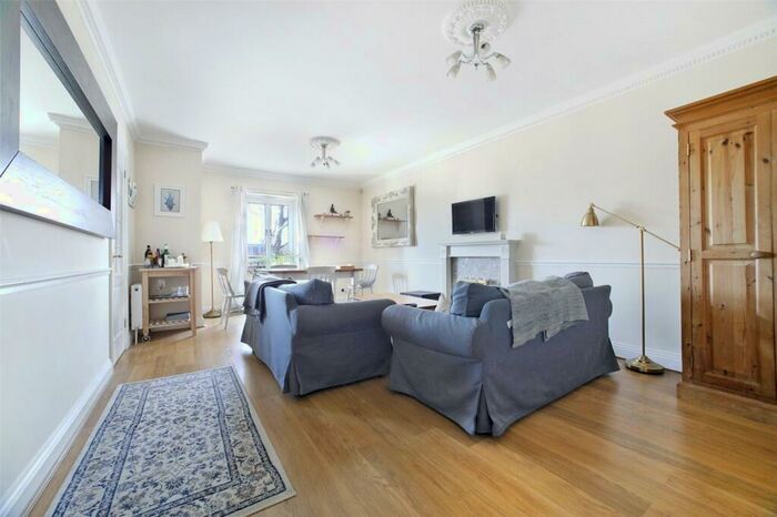 2 Bedroom Apartment To Rent In Raleigh Court, Clarence Mews, London, SE16