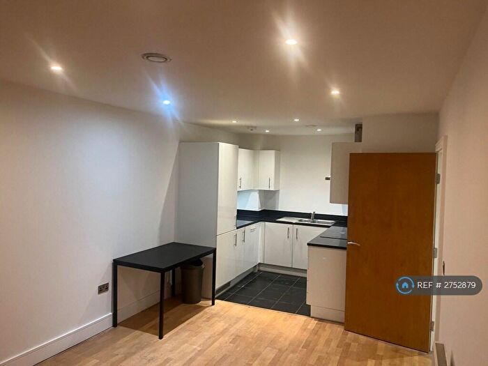 2 Bedroom Flat To Rent In Trident Point, Harrow, HA1