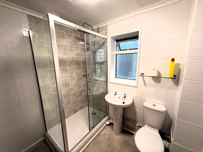 2 Bedroom Bungalow For Sale In Waterloo Close, Cardiff, CF23