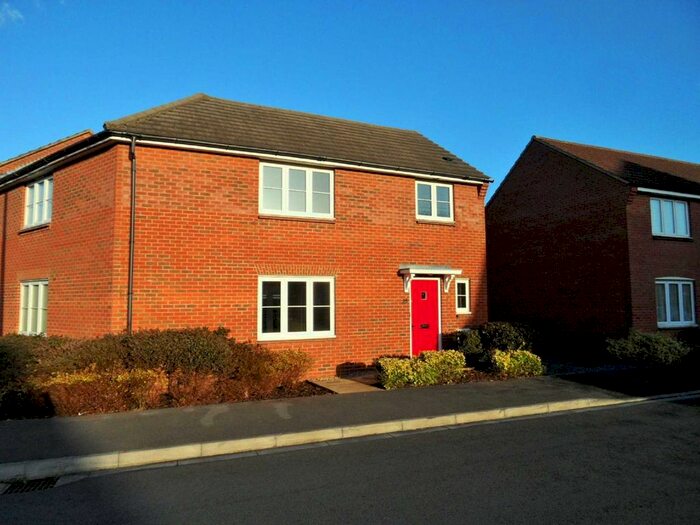 3 Bedroom Semi-Detached House To Rent In Willow Close, St Georges, BS22