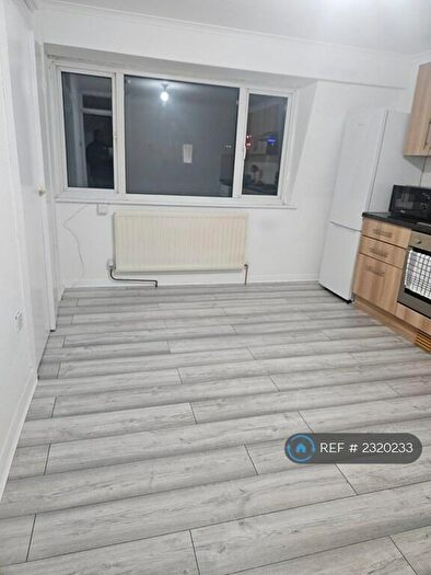 1 Bedroom Flat To Rent In Commercial Road, London, E14