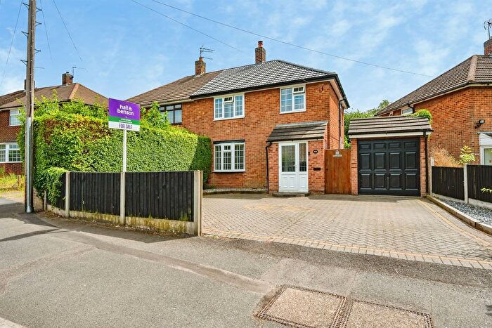 3 Bedroom Semi Detached House For Sale In Scarborough Rise, Derby, DE21