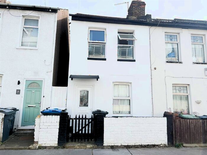 2 Bedroom End Of Terrace House To Rent In Zion Road, Thornton Heath, CR7