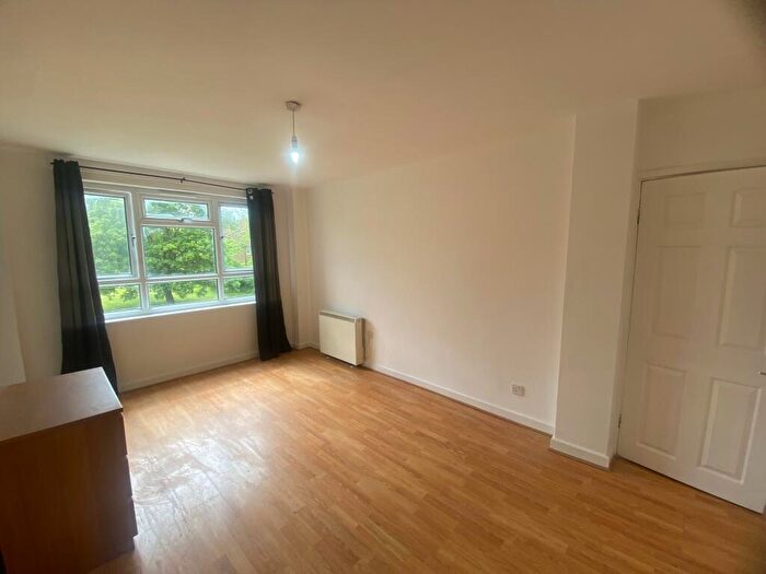 1 Bedroom Apartment To Rent In Lidgett Towers, Leeds, LS8