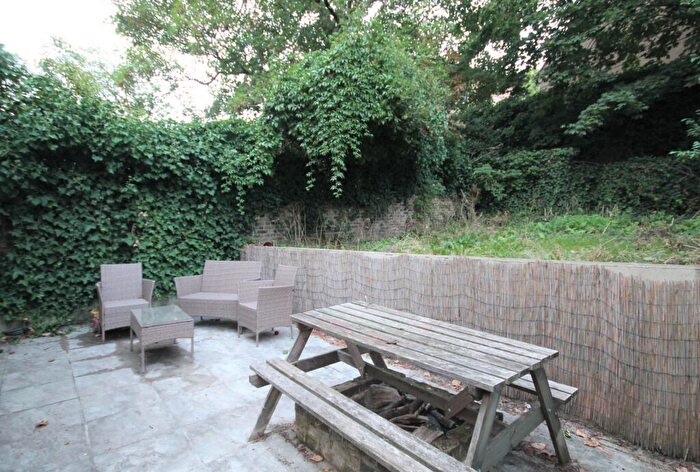 3 Bedroom Flat To Rent In Burghley Road, Kentish Town, NW5