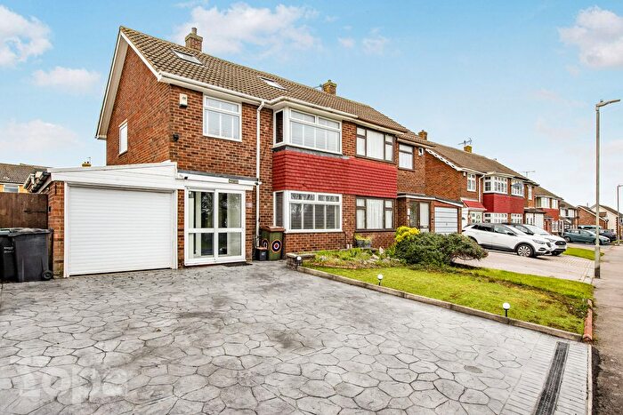 3 Bedroom Semi Detached House For Sale In Thong Lane, Gravesend, DA12