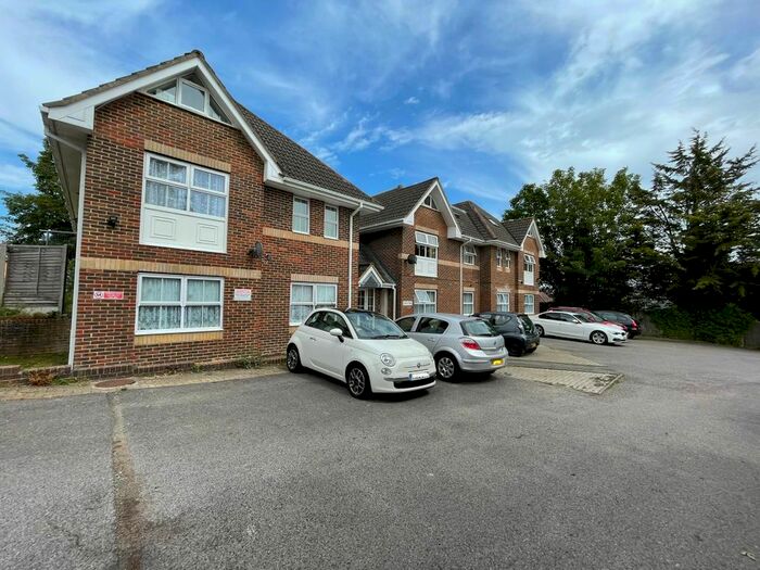 1 Bedroom Flat To Rent In Edwina Close, Southampton SO19