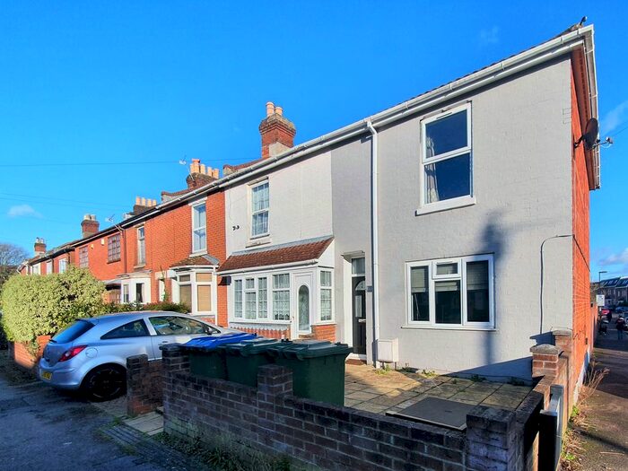 3 Bedroom End Of Terrace House To Rent In Firgrove Road, Southampton SO15