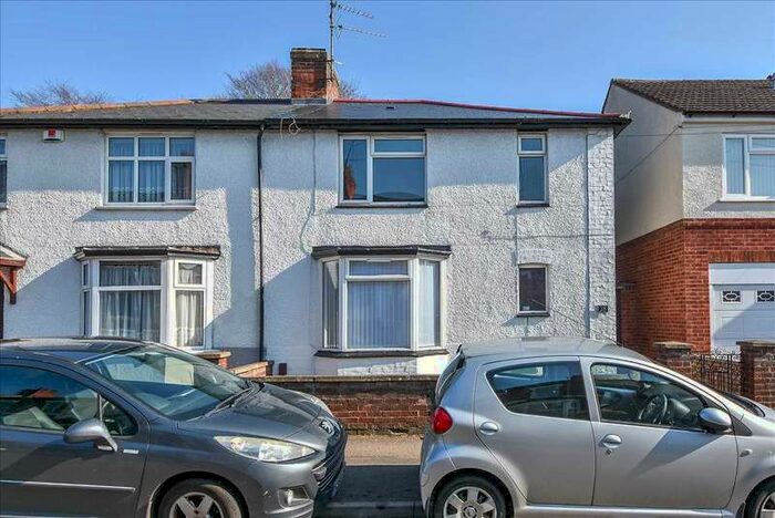 3 Bedroom Semi-Detached House To Rent In Gisburne Road, Wellingborough, Northants, NN8