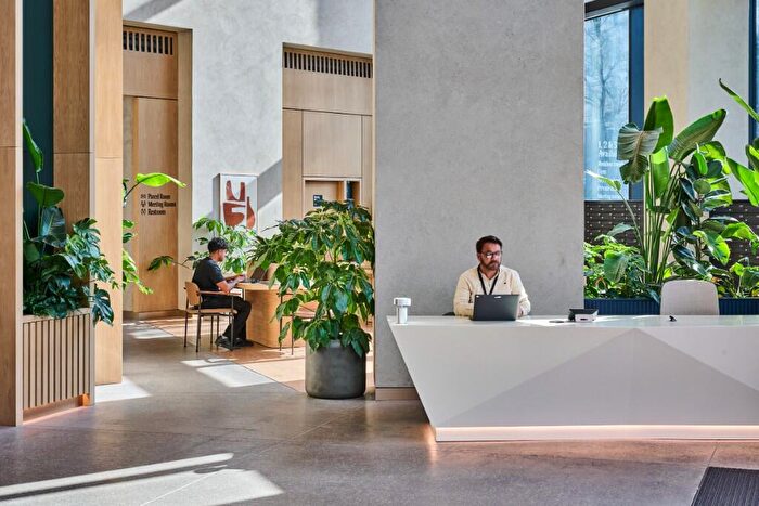 2 Bedroom Apartment To Rent In The Octagon - Great Charles Street Queensway, Birmingham, B3