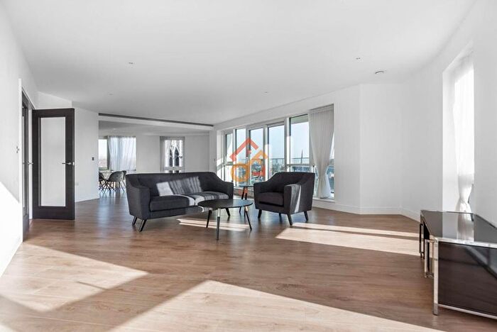 3 Bedroom Flat To Rent In Quartz House, Dickens Yard, New Broadway, London, W5