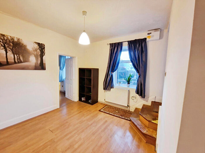 1 Bedroom Apartment To Rent In West Hill Road, Bournemouth, Dorset, BH2