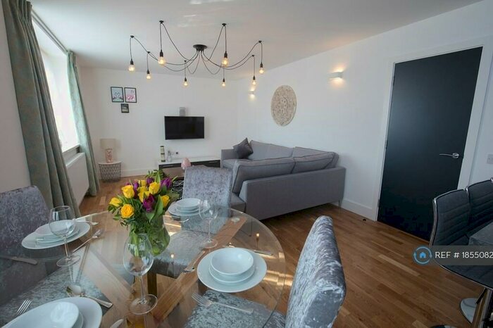 2 Bedroom Flat To Rent In Gladstone Road, Broadstairs, CT10