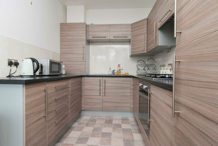 1 Bedroom Flat To Rent In Handyside Place Edinburgh United Kingdom, EH11