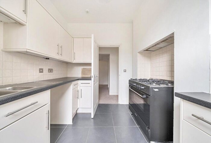1 Bedroom Apartment To Rent In Lower Cheltenham Place, Bristol, BS6