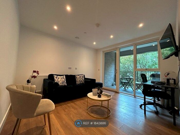 1 Bedroom Flat To Rent In Mahindra Way, London, E6