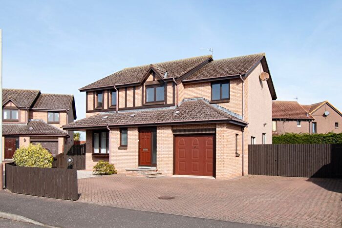 3 Bedroom Detached House For Sale In Charleton Park, Montrose, DD10