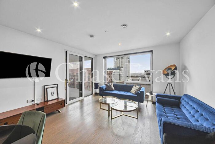 2 Bedroom Flat To Rent In Baldwin Point, Sayer Street, Elephant & Castle, London, SE17