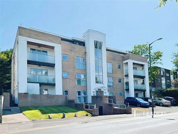 2 Bedroom Flat To Rent In Surrey Road, Bournemouth, Dorset, BH4