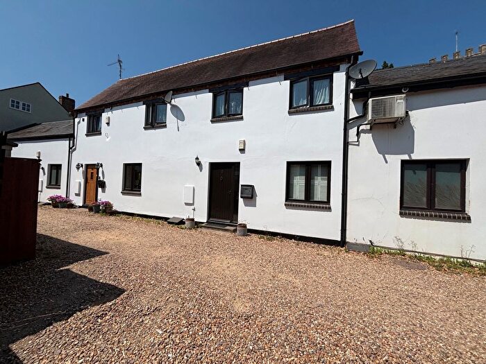 1 Bedroom Flat For Sale In White Horse Yard, Stony Stratford, Milton Keynes, MK11