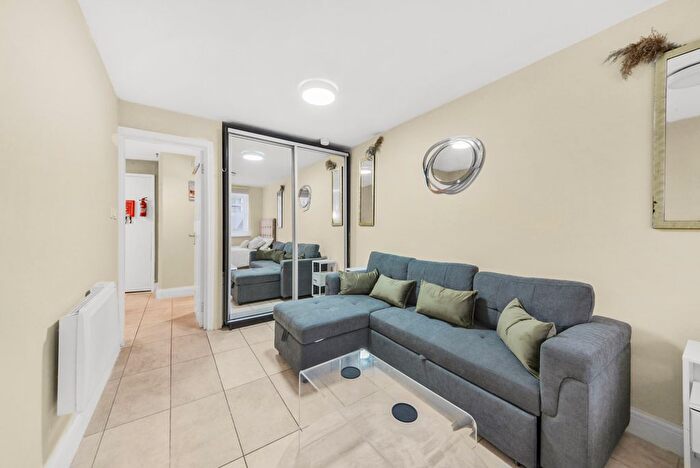 2 Bedroom Flat To Rent In Blaker Road, Stratford London, E15