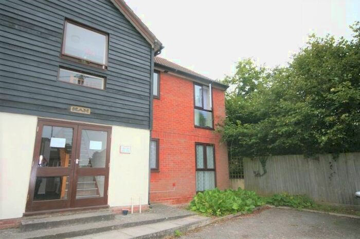 1 Bedroom Flat To Rent In St Michaels Avenue, Yeovil, BA21