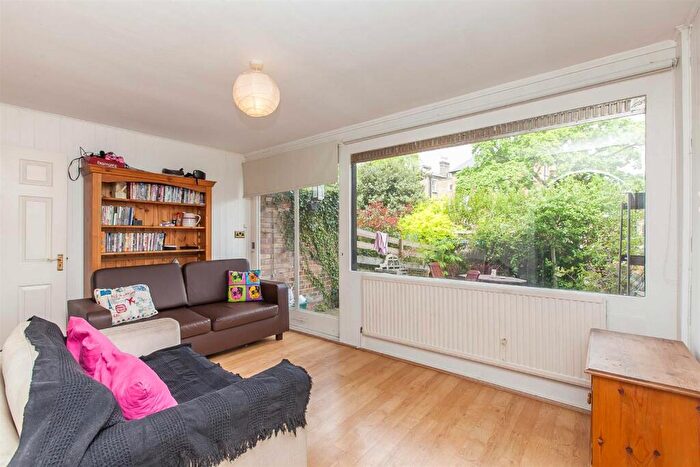 4 Bedroom Terraced House To Rent In Trecastle Way, Tufnell Park, N7
