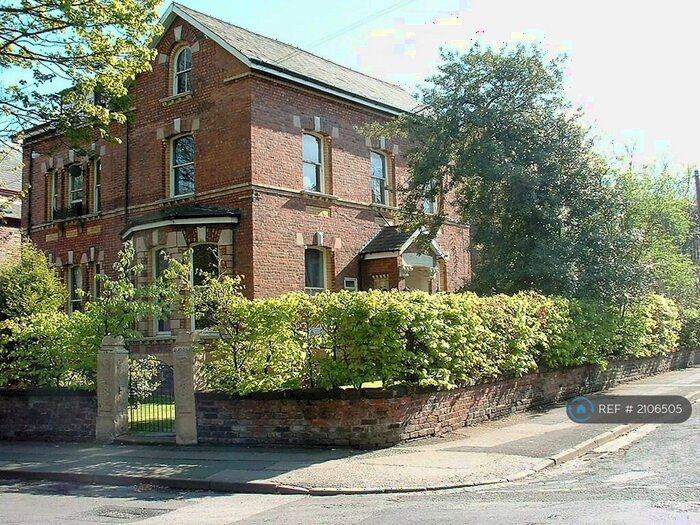 2 Bedroom Flat To Rent In Linnet Lane, Liverpool, L17