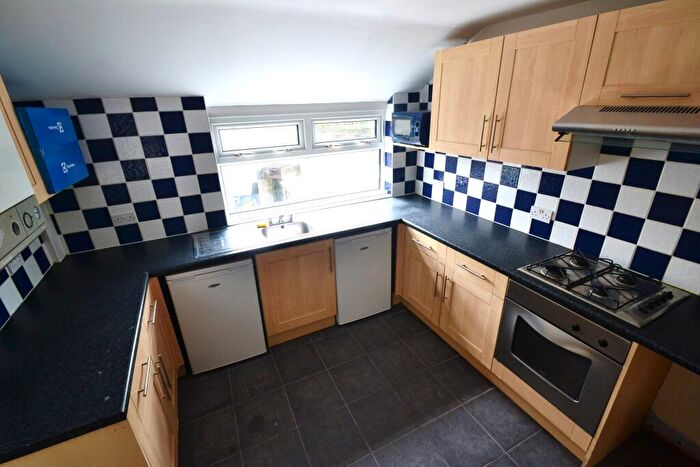 2 Bedroom Flat To Rent In Malefant Street, Cathays, Cardiff, CF24