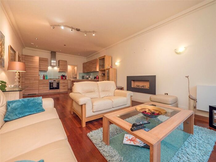 2 Bedroom Flat To Rent In Abercromby Place, Edinburgh, Midlothian, EH3