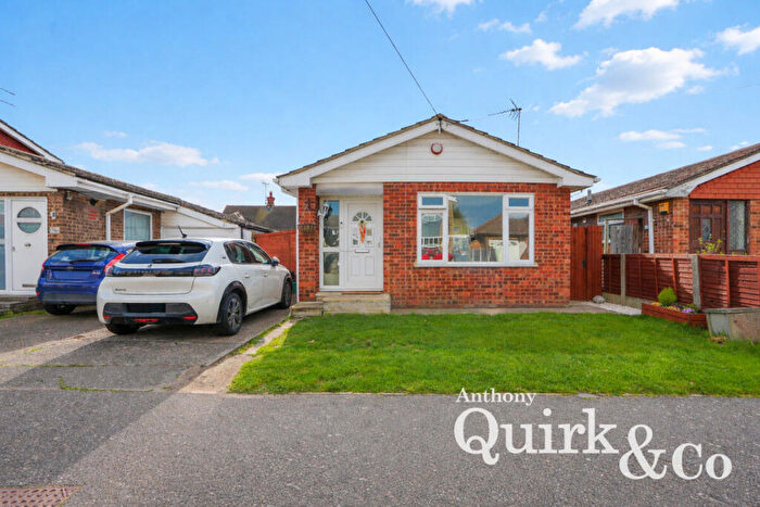 1 Bedroom Detached Bungalow For Sale In Beach Road, Canvey Island, SS8