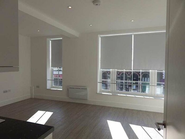 1 Bedroom Flat To Rent In High Street, Epsom, Surrey, KT19