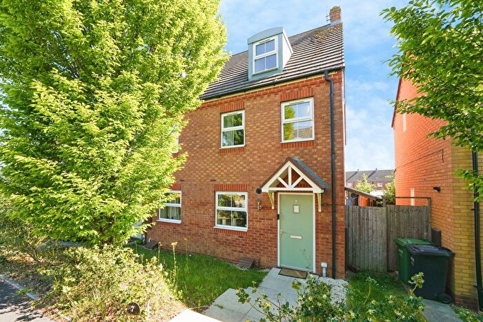 3 Bedroom End Of Terrace House For Sale In Tulip Drive, Evesham, Worcestershire, WR11
