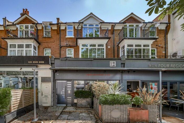 2 Bedroom Flat To Rent In Kew Road, Kew, Richmond, TW9