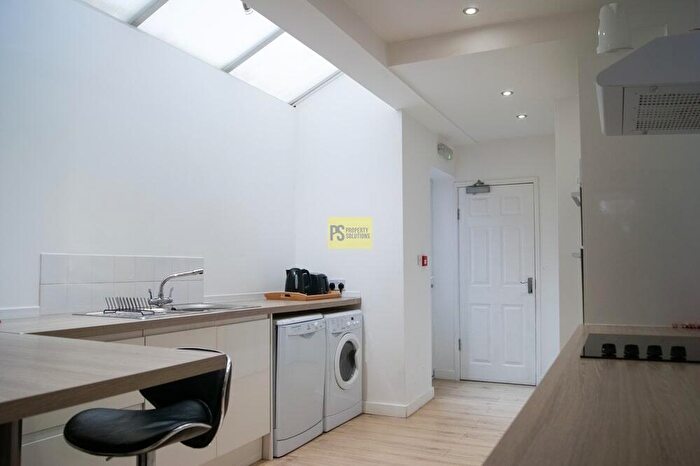 5 Bedroom Terraced House To Rent In Tiverton Road, Selly Oak, Birmingham, B29