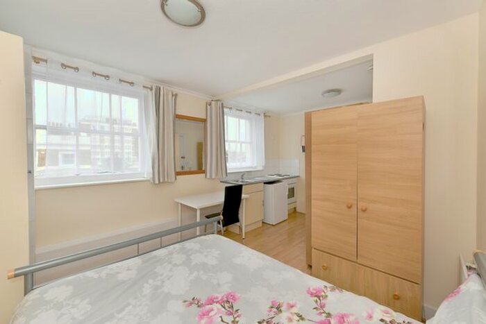 Studio To Rent In Oakley Street, London, SW3