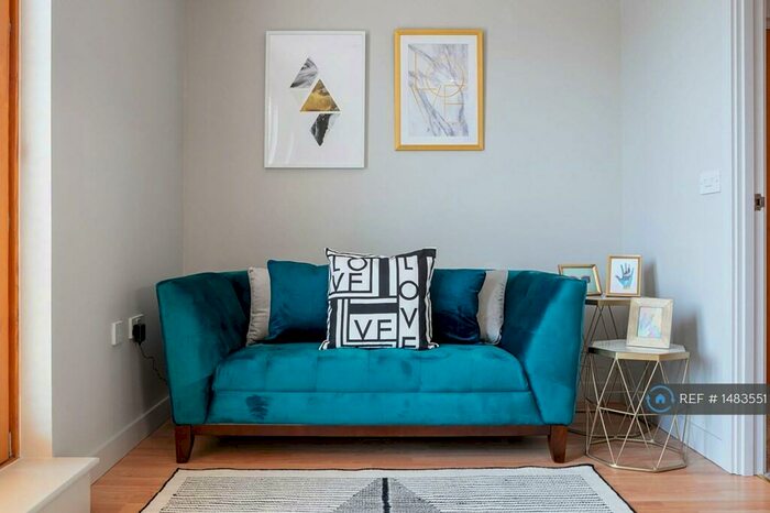 1 Bedroom Flat To Rent In Oyster Court, London, SE17