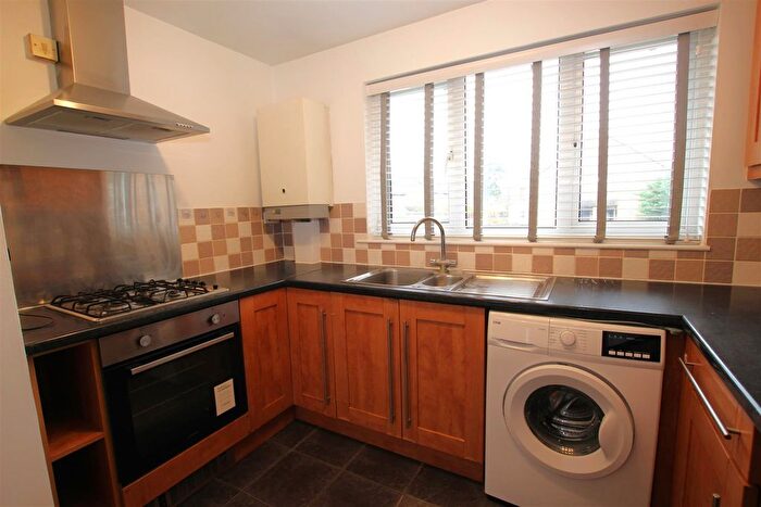 1 Bedroom Flat To Rent In Porlock Place, Calcot, Reading, RG31