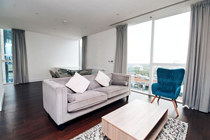 3 Bedroom Apartment To Rent In Canary Wharf, Harbour Central, London, E14