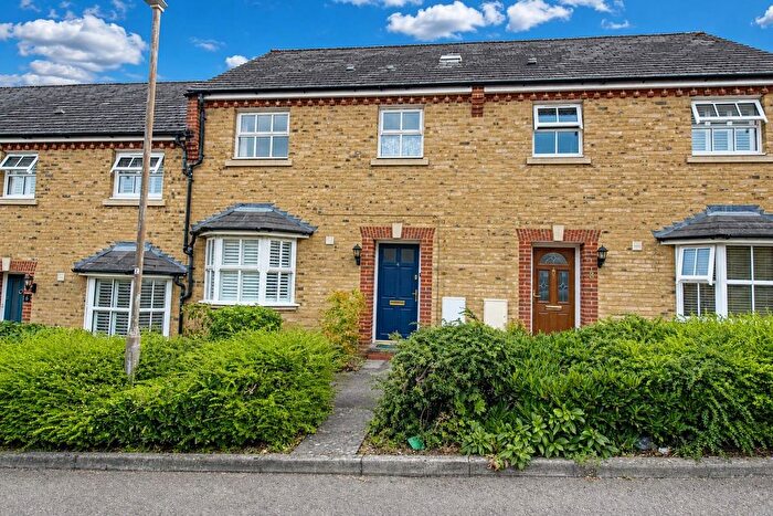 3 Bedroom Property For Sale In Robertson Road, Berkhamsted, HP4