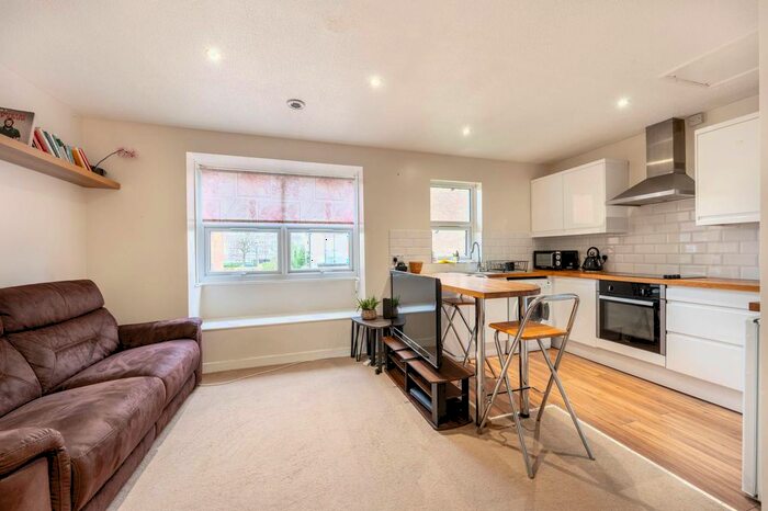 Studio For Sale In Bramley Road, North Kensington, London, W10